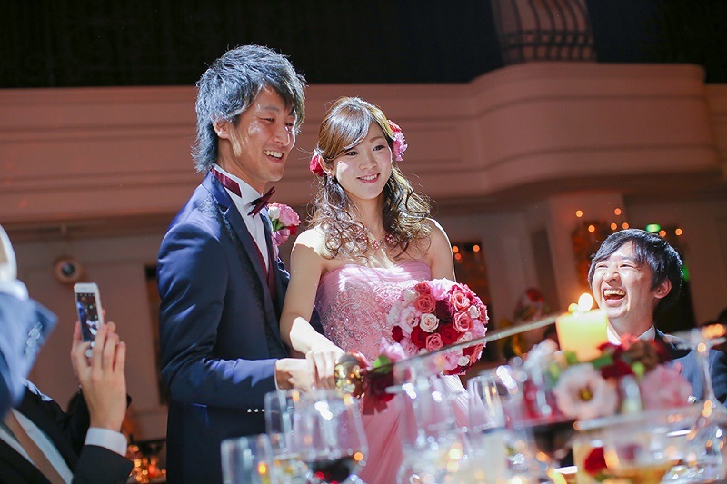 カラードレスを引き立てるブーケの色味とは 4タイプをご紹介 aya Bridal 京都 大阪 神戸の結婚式レンタルドレス