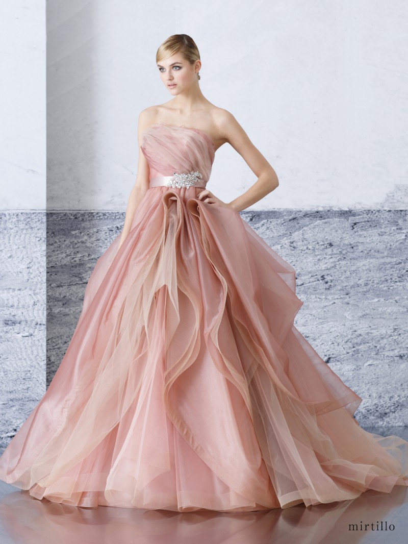可愛らしく女性らしい！ピンクのカラードレスおすすめ５選！ | TAGAYA