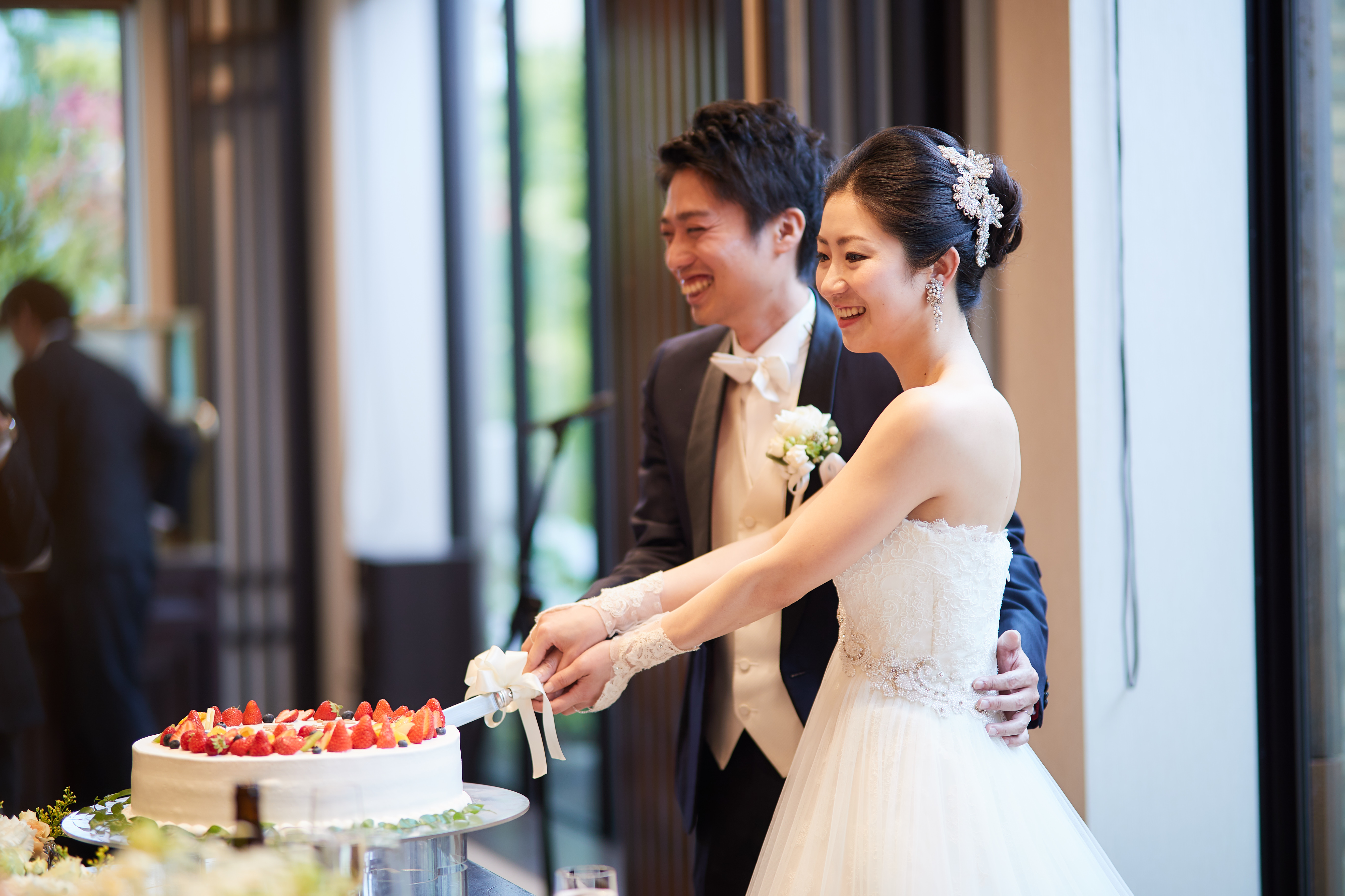 ウェディングドレスにグローブは必要？ | TAGAYA BRIDAL - 京都・大阪・神戸の結婚式レンタルドレス