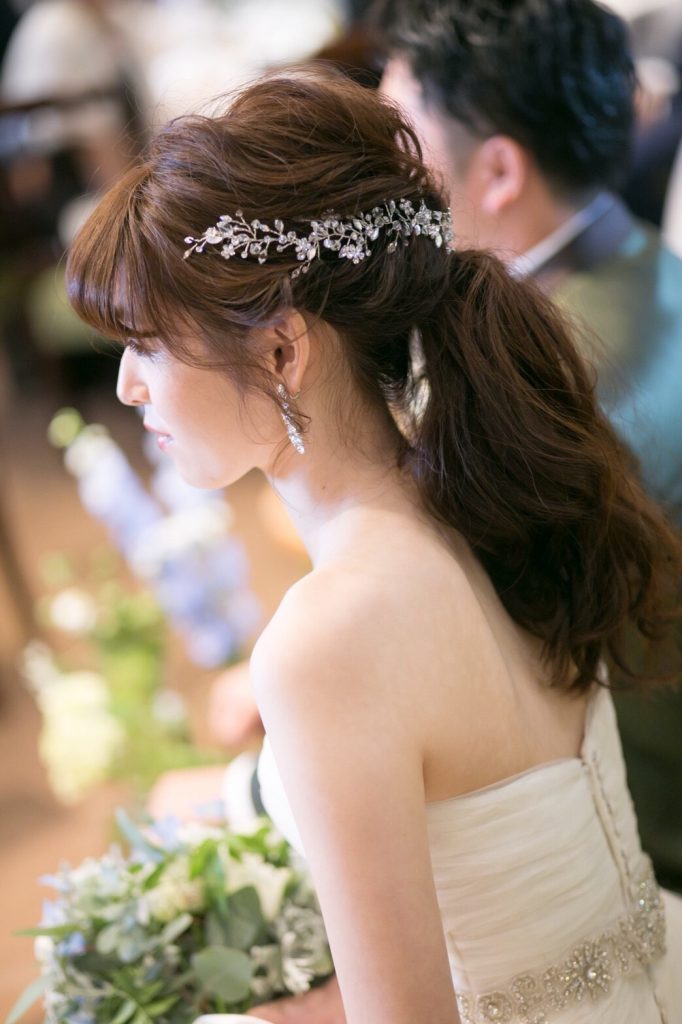 ブライダルヘア ルーズにまとめて大人上品に aya Bridal 京都 大阪 神戸の結婚式レンタルドレス