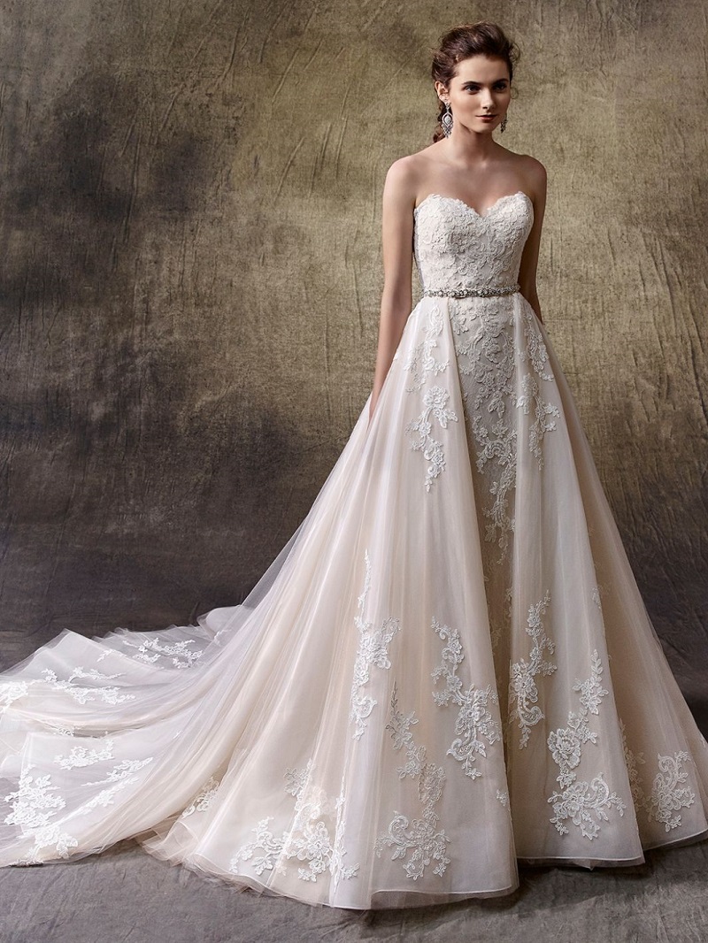 マーメイド×オーバースカートで時短お色直し** | TAGAYA BRIDAL