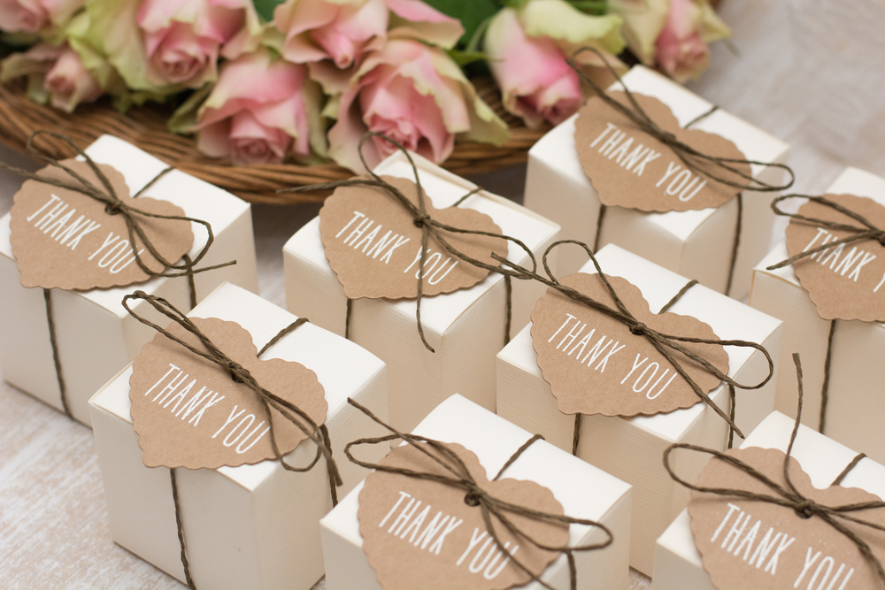 引き出物　メッセージ　サプライズ　結婚式　花束　ブーケ