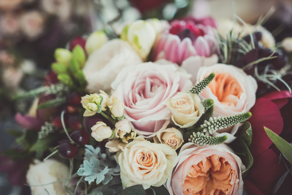 ブーケ　結婚式　バラ　花束